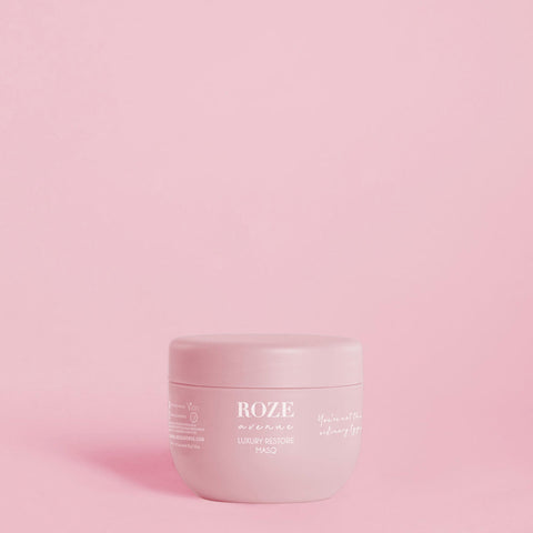 Roze Avenue - Maska Regenerująca do Włosów 50 ml na różowym tle